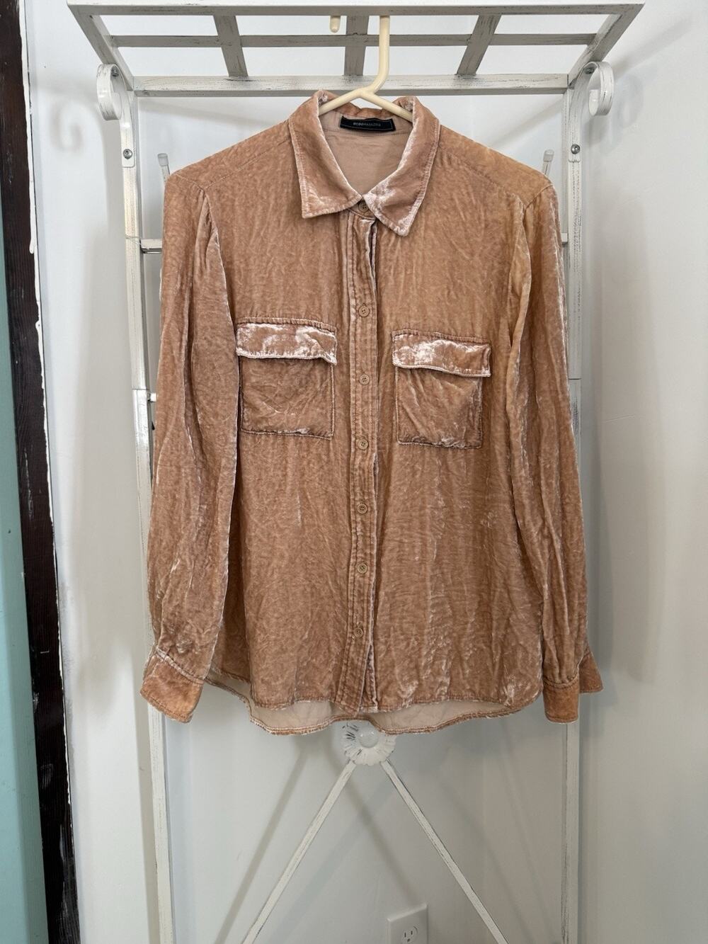 BCBGMAXAZRIA Blush Peach Crushed Velvet Long Sleeve Top Blouse Size md